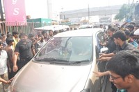 Pilla Nuvvu Leni Jeevitham Team Visits Vishwanath Theatre